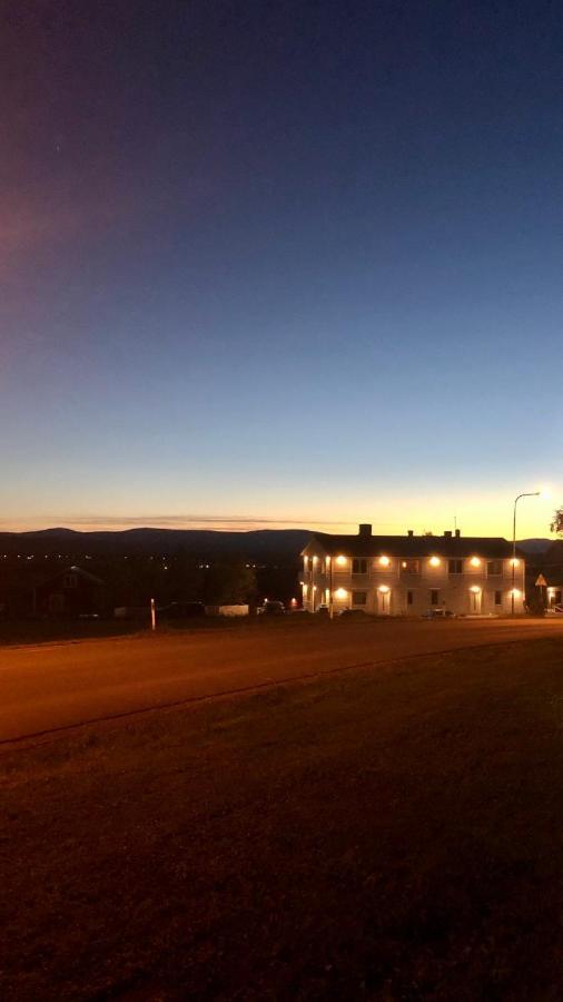 Fin Laegenhet I Centrala Oviken, Mellan Fjaell&Stad Extérieur photo